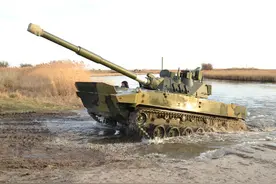 俄罗斯又要坑印度！空降战车当坦克卖，装甲薄弱近乎裸奔，一炮秒图片