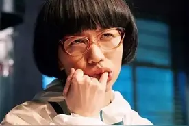 papi酱总能引发讨论，昔日的“国内第一网红”，价值观值得思考图片
