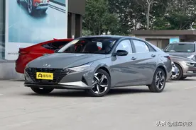 推荐240T GDi LUX尊贵版，第七代伊兰特购车手册图片