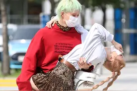 金晓钟：我利用泫雅？和真女友一起出新歌，中韩网友的反应好吗图片