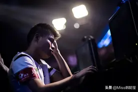 LOL：外媒LOL十大上单引网友争议：“唯一双冠不配上榜？”图片