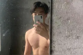和我同床的那个男人图片
