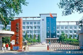 他是神秘的大学校长，身居正厅却在网上难觅其踪图片