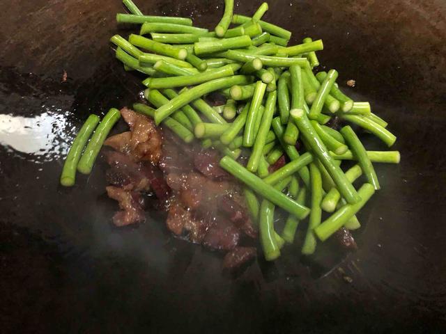 它含8种氨基酸，家里条件不好也要给孩子吃，每周吃1次，身体棒