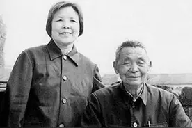 辞官回乡当农民的甘祖昌少将图片