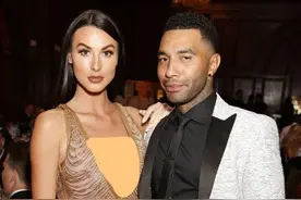 英国模特因产后感觉不自信 让丈夫陪同做阴道美容手术图片