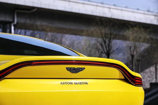深度 | 柠檬雪糕，阿斯顿·马丁 V8 Vantage