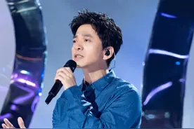 李健再当《好声音》导师，与谢霆锋互飚成语，堪称行走的成语词典图片