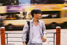 “那年我大二，名下两套房。”图片