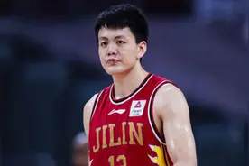 冲破新秀墙，CBA状元姜宇星复赛后表现亮眼，他是如何做到的？图片