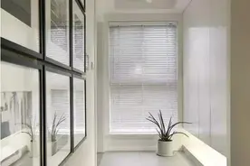 100㎡复式楼简约风，亮点就是各种嵌入式设计，在不同的空间挖洞图片