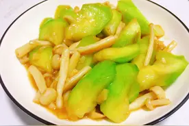 夏天快手菜：原来丝瓜这么炒更好吃！鲜甜又减脂，5分钟搞定图片