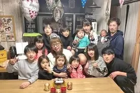 70后夫妻连生12个娃，家中并无矿，宝妈被赞“时间管理超人”图片