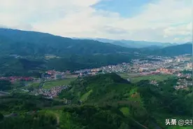 中国影像方志｜沧源：岩画鲜艳佤族创世史诗传唱千年 木鼓舞铿锵“摸你黑”狂欢节纵情欢乐图片