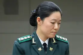 韩国情报兵的首位女准将，地方大学毕业，主管首都防卫情报图片