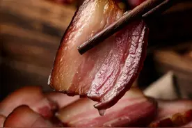 腌腊肉不要只放盐了，多加这两个调味料，腊肉味香口感更好图片
