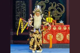 张云雷的业余生活是追星看柠檬，好在伴郎当到头了图片