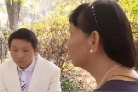 58岁退休大妈嫁给32岁流浪汉，3个月后闹离婚：他们都说我是他妈图片