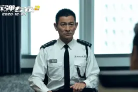 刘德华断腿戏怎么拍？59岁的他悬着腿奔跑，网友：好帅好敬业图片