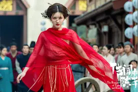 赵露思生图疑造假！面颊削瘦被指P图，和平常的大圆脸差别明显图片
