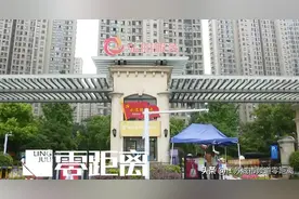 电梯只能上到自家楼层，不缴物业费就停用电梯卡！安装电梯控制系统究竟谁做主？图片