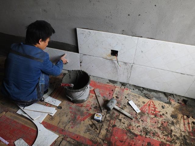 卫生间做完防水，贴不上瓷砖？都是因为泥瓦工人不懂这些方法