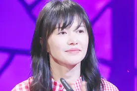 台上母女情深，台下全场感动，谭维维的眼里都是泪花视频封面