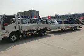 总长12米只能拉4.6吨，蓝牌轻卡+中置轴挂车，C照就能开？图片