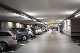 买房时，为啥很多人会顺便买车位？内行人说出4个好处图片