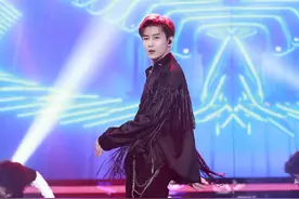 王一博与队长同框，说错成团时间临场反应绝了！但UNIQ很难再合体图片