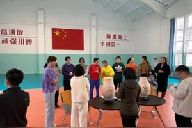 天津女排黄金一代重聚，三人是王宝泉苦寻之将，希望小队员能接班图片