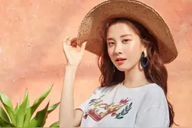 韩国女艺人徐贤，“少女时代”演唱团主唱，清新又乖巧图片
