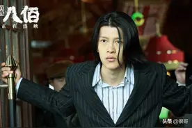 李九霄出演《八佰》意外走红，网友：以为是郭德纲的徒弟图片
