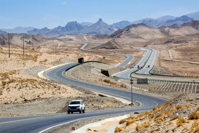 比美国66号公路约长1.5倍,带你解读国道G318