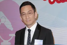 吴启华6段情史：泡过蓝洁瑛，爱过金巧巧，40岁娶小21岁娇妻图片