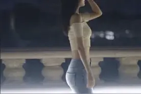 小说：“臭小子，就知道说好听话哄女孩子开心！”图片