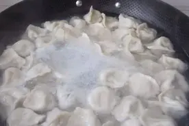 知青年代——雨天吃饺子图片