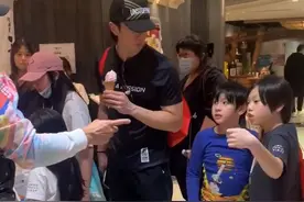 吴尊刘畊宏两家聚会，11岁NeiNei身高猛长，8岁小泡芙女神范十足图片