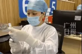 快手护士！1小时打疫苗60人，手磨出血：开工成“机器人模式”图片