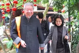 79岁谈了61个女友，妻子依然不离不弃，蔡澜谈7字秘诀图片