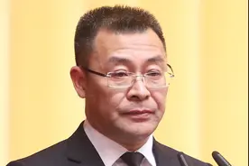 成都英雄，感谢有你们！6位获奖代表上台发言图片