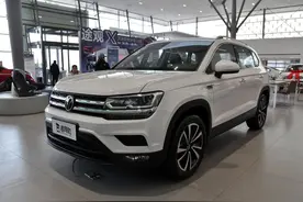 品质放心5.9L低油耗，好停车空间大的德国合资SUV，实拍大众途岳图片