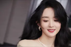 赵丽颖终于性感了一回！穿Dior豹纹礼服太妩媚，波浪长发港风十足图片