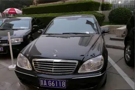 开车时，遇到这种车牌，要立马远离，很多车主不懂吃了亏图片