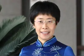 继于丹之后，又一位被观众赶下神坛的国学大师，只因犯一个小错误图片