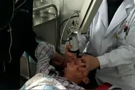 11岁男童带9岁妹妹从4楼跳下，“模仿游戏中‘飞’和‘复活’场景”图片