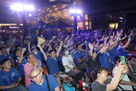 无论你的主队在哪儿比赛，这里都是你的主场图片