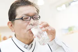 晨起第一杯水，很多人没喝对！喝错有害健康，一文告诉你怎么喝图片