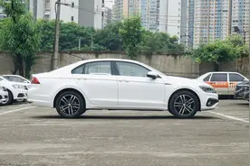 年轻人买车，选这3款不会错，13万多，204马力破百7.5秒，真实在图片