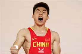 廖辉：举重天才4次打破世界纪录，奥运会前无故被换，愤怒退役图片